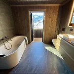 Luxurious For Family And Friends